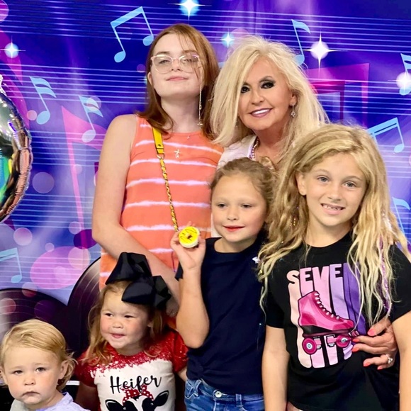 Meet your Posher, Belinda - Picture 3 of 16